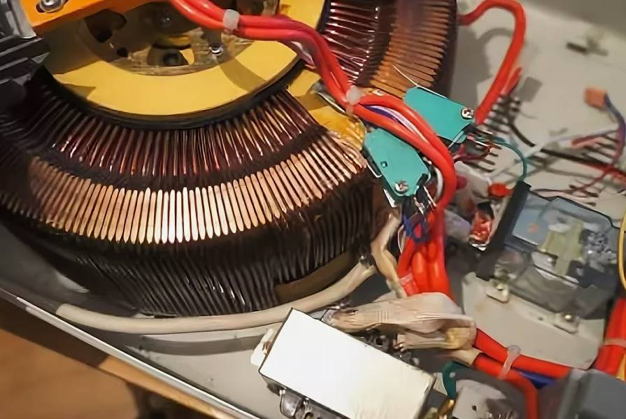 Полное Руководство по Ремонту Стабилизаторов Напряжения Rucelf